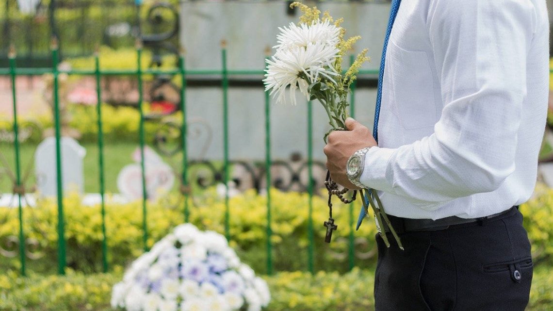 Koszt pogrzebu – jakie wydatki poniesiemy?